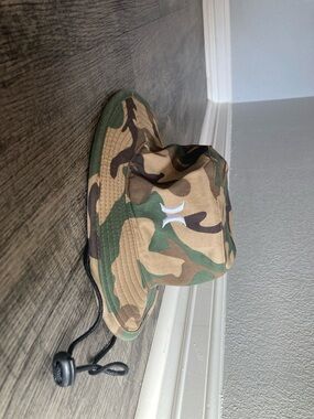 Hurley Camo Boonie Hat with Chin Strap - Green/Tan/Brown